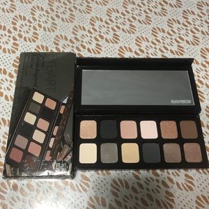 Laura Mercier Caviar color- inspired edition